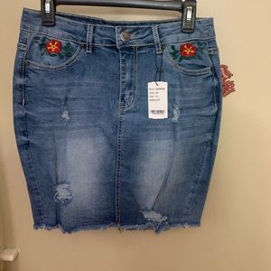Suzanne Betro Jean skirt. New with tags